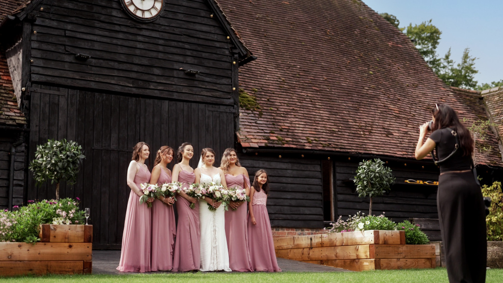 Wedding portraits at Lains Barn, Oxfordshire